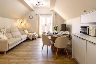 Curlew House, with parking and Abbey views! - 9