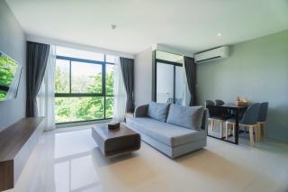 Stylish Beachfront Two-Bedroom Flat - 1