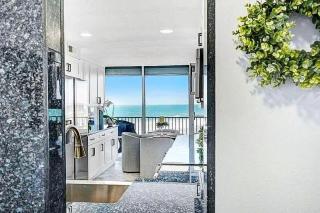Oceanfront 2BR Penthouse with Balcony Views - 1