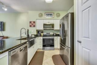 Shores of Panama 204 - 2nd Floor 2 Bdrm Sleeps 8. Same Floor Parking. Free Fun - 8