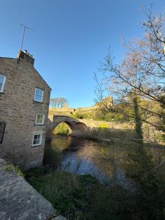 Castle View, Riverside - 6