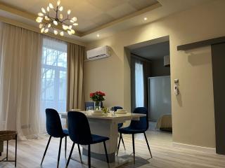 Old Town Residence - Prime Location - 2