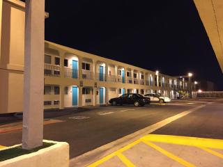 Anaheim Executive Inn & Suites - 4