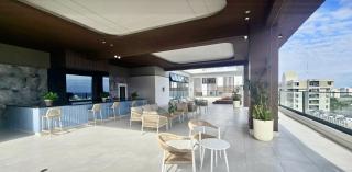 Luxury Designer Suite, Infinity Pool,City Views - 7