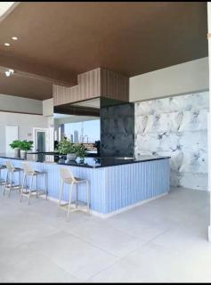 Luxury Designer Suite, Infinity Pool,City Views - 4