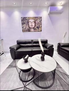 Luxury Designer Suite, Infinity Pool,City Views - 1
