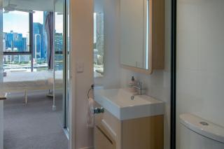 High Level 2 Bedroom with City and River Views - 3