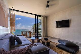 Luxury Beachfront 4BR PH in Bahia Soliman - 7