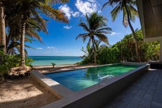 Luxury Beachfront 4BR PH in Bahia Soliman - 6