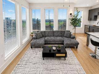 Luxury 2BR Steps from Railroad Park - 1