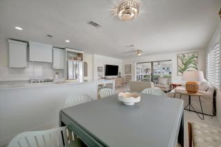 Edgewater by Cheerful Rentals - 1
