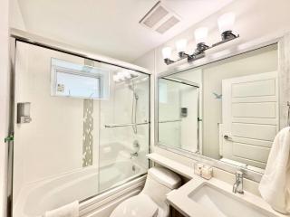 Cozy and Central 1 BR in Vancouver - 1