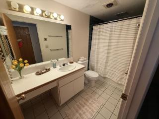 RG106A Rivergreen Hotel Style Room | Pool & Hot Tub - 9