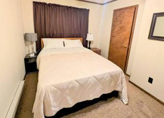 SC215B 1BR/1.5BA Sleeps six (6) Wi-Fi Parking Near Soaring Eagle Lift and 10 Prime - 3
