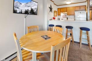 SC215B 1BR/1.5BA Sleeps six (6) Wi-Fi Parking Near Soaring Eagle Lift and 10 Prime - 1