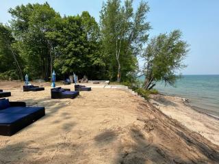 Great Lakes Resort - Jr Suite - Suite 9 - 9