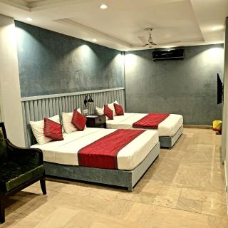 Shelton Hotel Johar Town Lahore - 9