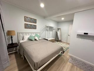 Great Lakes Resort - Master Suite - Suite 12 - 9