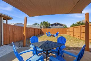 Sunset Palms - 2BR - 5 Min Walk to Beach - 2