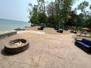 Great Lakes Resort - Jr Suite - Suite 7 - 5