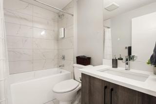 Modern and Pet Friendly 1Br Suite Near Downtown - 0