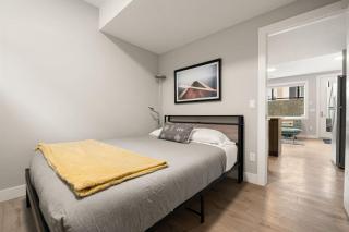 Modern and Pet Friendly 1Br Suite Near Downtown - 6