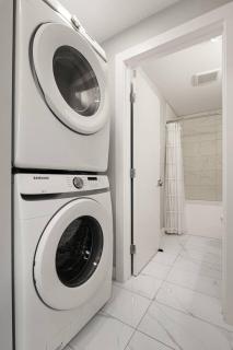 Modern and Pet Friendly 1Br Suite Near Downtown - 3