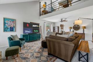 Private Pool Retreat w Grill Mins to Domain 3BR 2BA Loft by Austin Vacay - 6