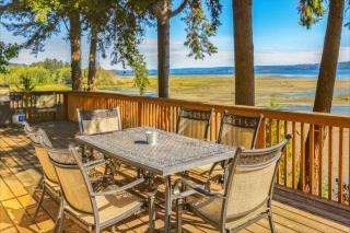 4BR Waterfront Home with Beach Access and Views - 6