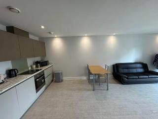The Slough Residence - 2 Bedroom - 3