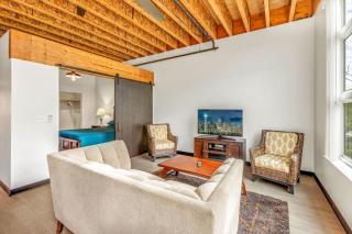 Brand New Downtown Condo Next to Bremerton Ferry - 9