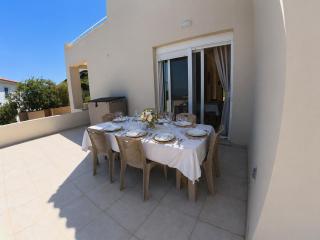 Grand Family Villa by the Sea - 2