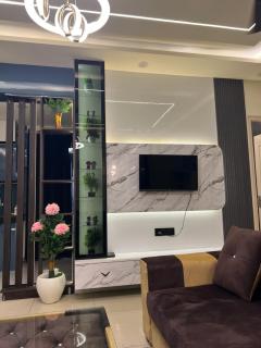 Stylish Comfort - 2