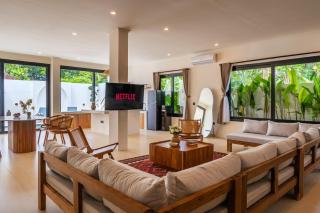 Modern 2-BR Villa in Tumbak Bayuh, Pererenan, Bali - 7