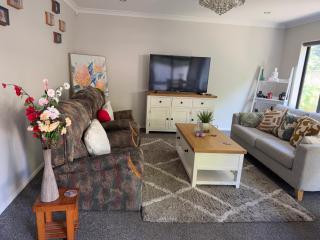 Peaceful East Auckland home stay - 6
