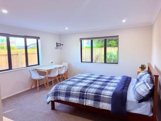 Peaceful East Auckland home stay - 3