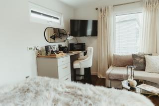 The Woodland - Luxury Glamping Lodge Cheshire - 5