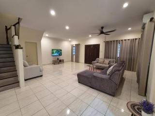 Bliss Homestay Miri - 3 Bedroom Double Storey Corner House with Netflix, Wi-Fi & hot water - 8