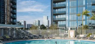 Luxury 2BR High-Rise with Rooftop Pool next to Convntn Centr - 7