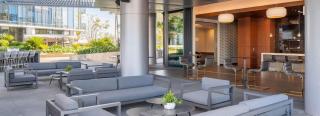 Luxury 2BR High-Rise with Rooftop Pool next to Convntn Centr - 5