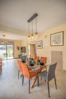 Mambo Private Villa with Pool by the Beach - 1