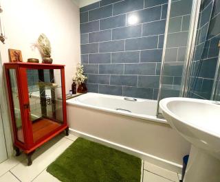 Sea views meet cosy decadence - 5