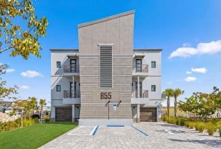 Luxury Lagoon Views, Pool & Steps to Beach Escape Near Times Square - Casa Lagoon 3 - Roelens - 4