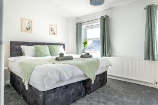 Willow House Stylish 3BR, 5 Guests Contractor Near MOD and HMRC - 6