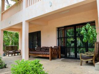 Tradewinds Lodge - 1