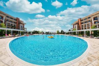 Beachfront 1BR in Sveti Vlas Prestige Fort Beach Aparthotel by Flat Manаger - 9