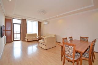 Spacious 2BR Stay Near Seasons Park - 5