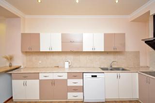 Spacious 2BR Stay Near Seasons Park - 3