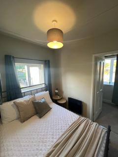 Charming Cottage near Clarks Village & Glastonbury - 1