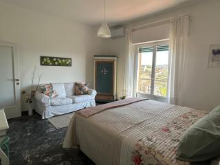 Il Tulipano Bright apartment, parking space, Near the city center - 2